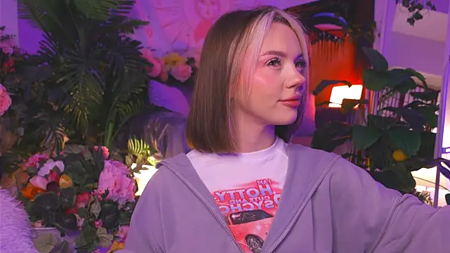 Snapshot of KristaBrooks chatting on February 10, 2025, 1:55 pm KristaBrooks online show from February 10, 2025, 1:55 pm