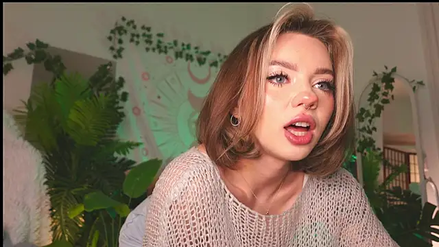 Snapshot of KristaBrooks chatting on March 3, 2025, 1:42 pm KristaBrooks online show from March 3, 2025, 1:42 pm