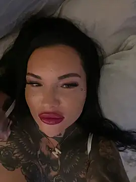  MelinaCurves  online show from January 11, 2026, 8:14 pm