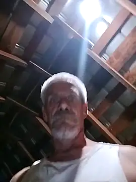 Snapshot of Biknight chatting on October 18, 2025, 5:10 am Biknight online show from October 18, 2025, 5:10 am