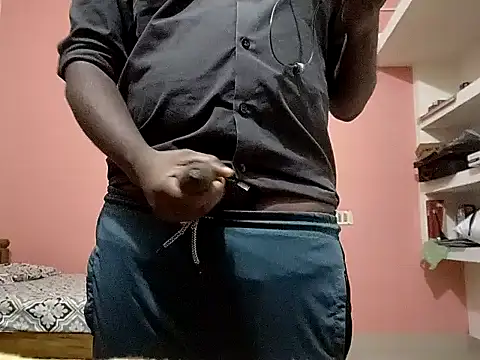 Snapshot of Aneesh007m chatting on October 30, 2025, 5:57 pm Aneesh007m online show from October 30, 2025, 5:57 pm