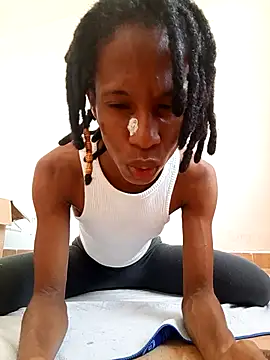 Snapshot of africa_deluxe chatting on March 1, 2025, 4:00 pm africa deluxe online show from March 1, 2025, 4:00 pm