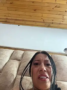 emilyjohanson online show from April 15, 2026, 6:04 pm