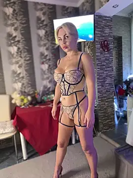 Snapshot of Hotnessi chatting on March 16, 2025, 2:55 pm Hotnessi online show from March 16, 2025, 2:55 pm