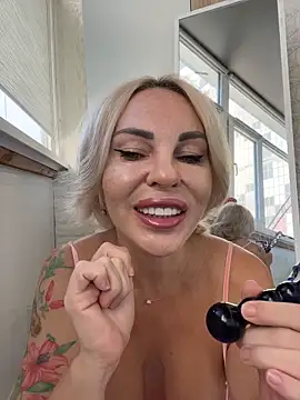 Snapshot of Hotnessi chatting on September 20, 2025, 7:31 am Hotnessi online show from September 20, 2025, 7:31 am