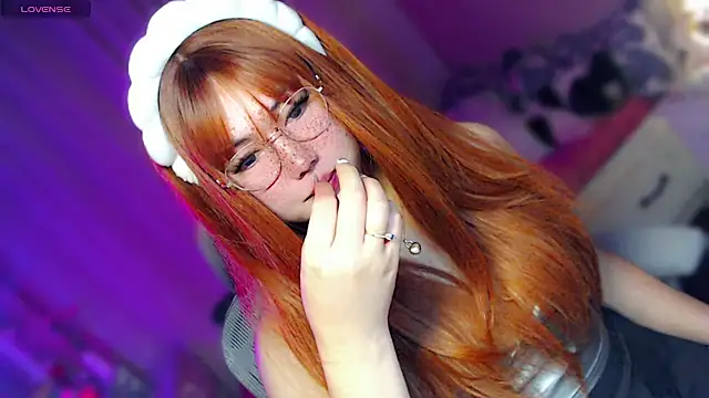 HOTnWILDalice online show from July 16, 2026, 3:34 am