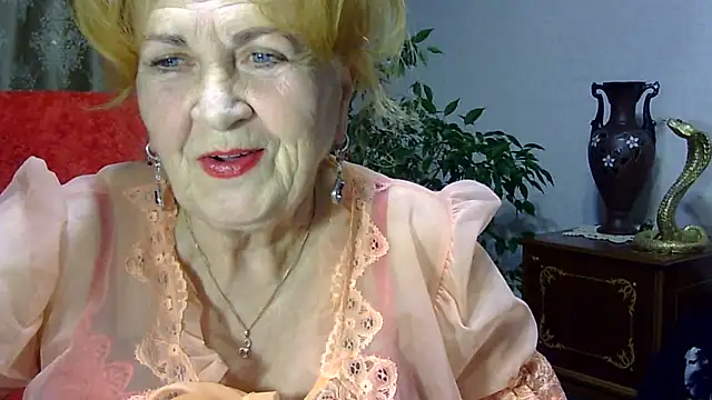 Emma52610 online show from January 26, 2025, 5:44 pm