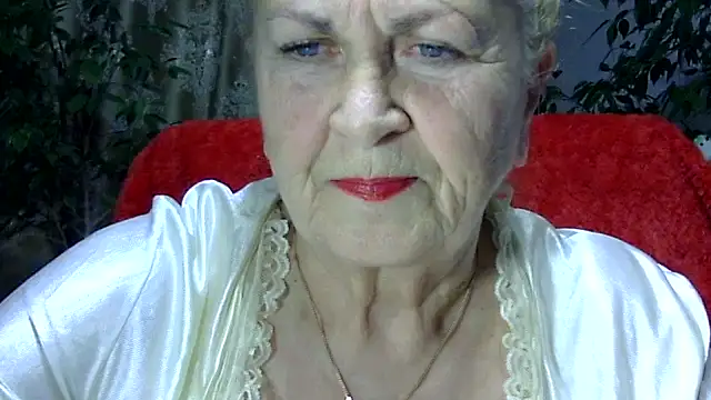 Emma52610 online show from February 5, 2025, 5:31 pm