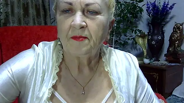 Emma52610 online show from March 18, 2025, 6:04 pm
