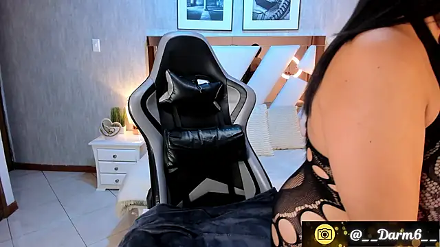 Snapshot of Lia_Simons chatting on October 8, 2025, 3:15 am Lia Simons online show from October 8, 2025, 3:15 am