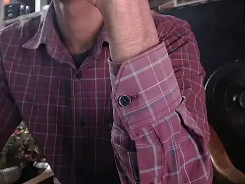 Snapshot of ThethunderPo chatting on February 21, 2025, 3:32 pm ThethunderPo online show from February 21, 2025, 3:32 pm