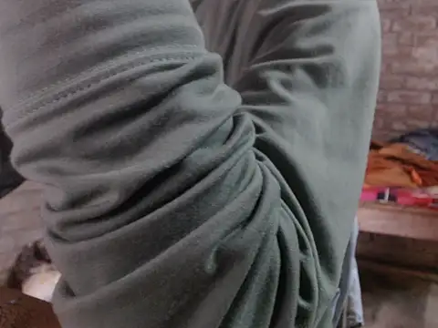 Snapshot of ThethunderPo chatting on October 11, 2025, 5:17 am ThethunderPo online show from October 11, 2025, 5:17 am