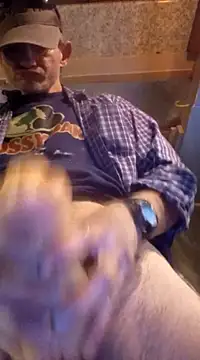 ROBERT0516 online show from March 17, 2025, 2:12 pm