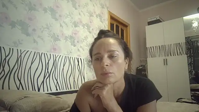 LindaStarS online show from October 4, 2025, 5:55 pm