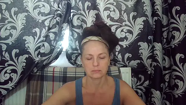 Snapshot of LindaStarS chatting on June 27, 2026, 4:50 am LindaStarS online show from June 27, 2026, 4:50 am