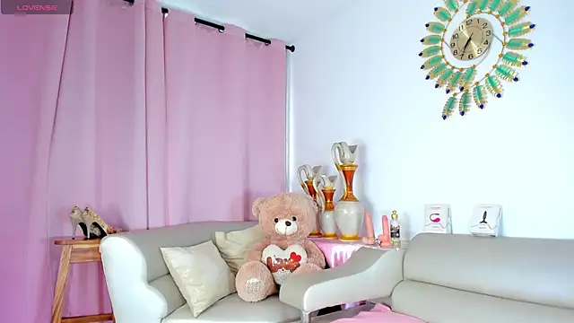 Snapshot of latinwondercockts chatting on October 4, 2025, 12:25 pm latinwondercockts online show from October 4, 2025, 12:25 pm