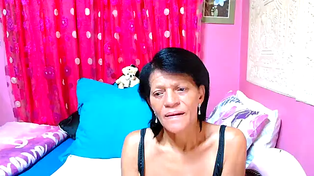 Snapshot of SLUTTYROXY chatting on January 7, 2025, 6:38 am SLUTTYROXY online show from January 7, 2025, 6:38 am