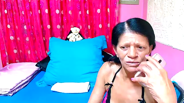 Snapshot of SLUTTYROXY chatting on January 8, 2025, 4:33 pm SLUTTYROXY online show from January 8, 2025, 4:33 pm