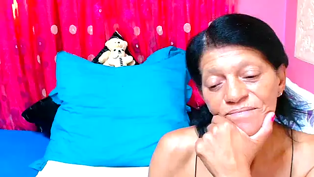 Snapshot of SLUTTYROXY chatting on January 10, 2025, 4:44 am SLUTTYROXY online show from January 10, 2025, 4:44 am