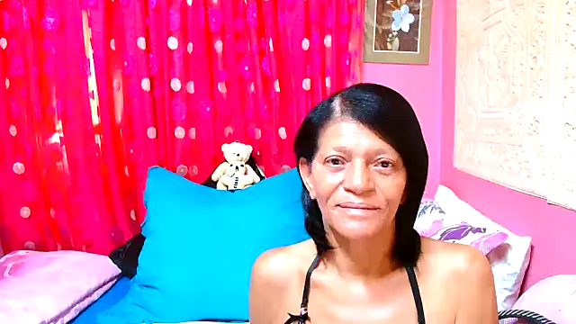 Snapshot of SLUTTYROXY chatting on January 14, 2025, 6:56 am SLUTTYROXY online show from January 14, 2025, 6:56 am