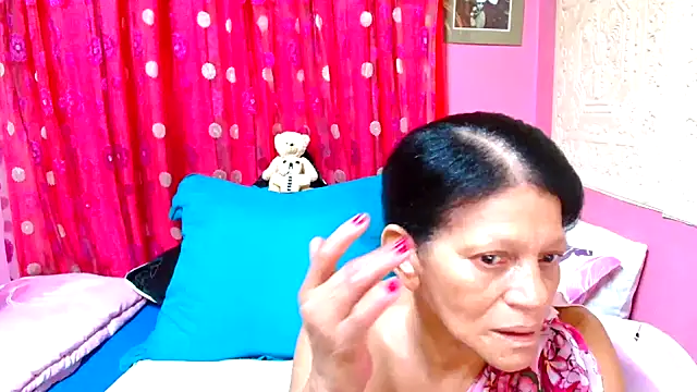 Snapshot of SLUTTYROXY chatting on January 14, 2025, 5:34 pm SLUTTYROXY online show from January 14, 2025, 5:34 pm