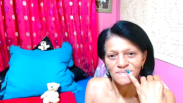 Snapshot of SLUTTYROXY chatting on February 1, 2025, 2:56 pm SLUTTYROXY online show from February 1, 2025, 2:56 pm