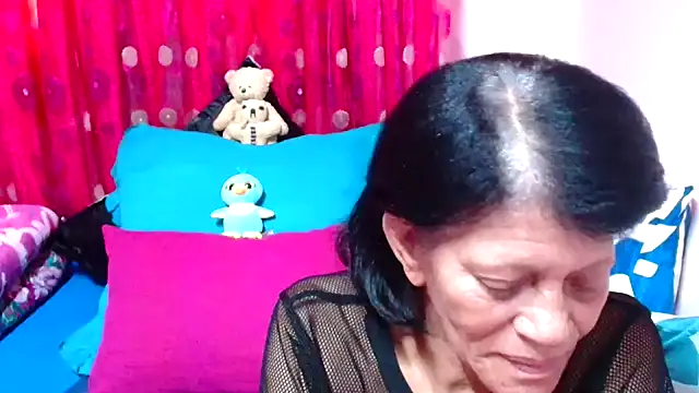 SLUTTYROXY online show from October 17, 2025, 6:38 am