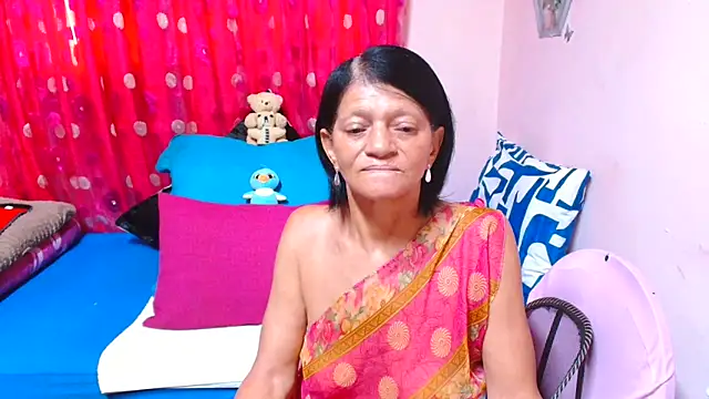 SLUTTYROXY online show from April 5, 2026, 5:48 am