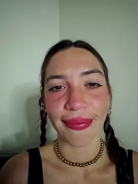 loveuu-bae online show from December 4, 2025, 1:15 am