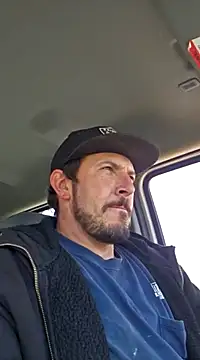 Snapshot of UncutHammer69 chatting on March 20, 2025, 6:31 pm UncutHammer69 online show from March 20, 2025, 6:31 pm