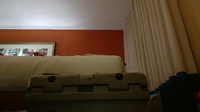 Snapshot of UncutHammer69 chatting on September 10, 2025, 1:44 pm UncutHammer69 online show from September 10, 2025, 1:44 pm