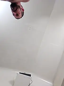 Snapshot of UncutHammer69 chatting on October 10, 2025, 3:33 pm UncutHammer69 online show from October 10, 2025, 3:33 pm