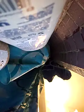 Snapshot of UncutHammer69 chatting on December 23, 2025, 8:12 am UncutHammer69 online show from December 23, 2025, 8:12 am