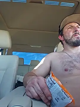 Snapshot of UncutHammer69 chatting on January 13, 2026, 11:43 pm UncutHammer69 online show from January 13, 2026, 11:43 pm