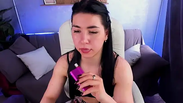 EmilyCandyy online show from March 20, 2025, 12:32 pm