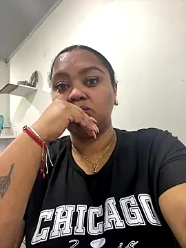 Snapshot of yanza2002 chatting on October 16, 2025, 11:06 pm yanza2002 online show from October 16, 2025, 11:06 pm