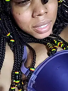 Snapshot of HONEYSWEETS_LIVE chatting on November 14, 2025, 9:08 am HONEYSWEETS LIVE online show from November 14, 2025, 9:08 am