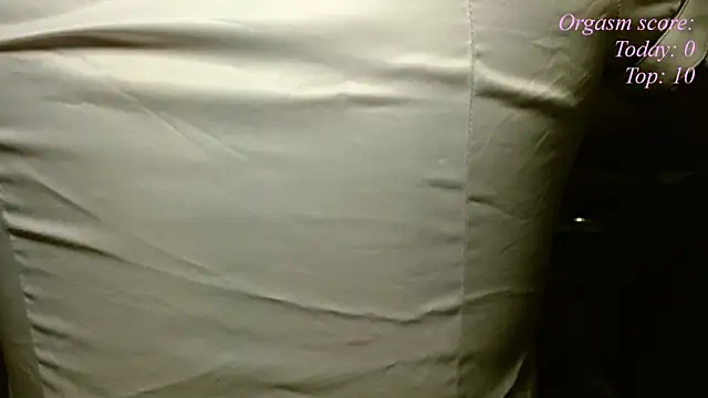 Snapshot of victoria97 chatting on November 2, 2025, 12:24 am victoria97 online show from November 2, 2025, 12:24 am