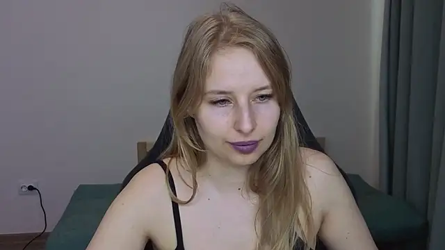 Snapshot of Jessy_Ginger chatting on June 28, 2026, 12:44 pm Jessy Ginger online show from June 28, 2026, 12:44 pm