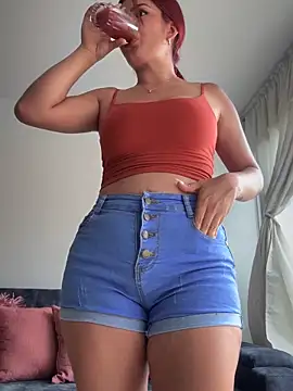 LINDA PATTY94 online show from January 28, 2025, 9:50 pm