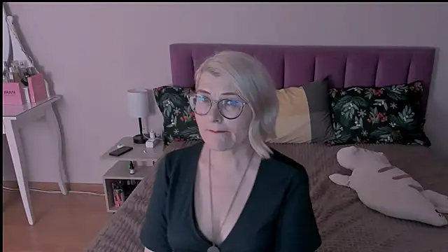 Snapshot of sabrinamacmarren chatting on February 2, 2025, 7:25 pm sabrinamacmarren online show from February 2, 2025, 7:25 pm