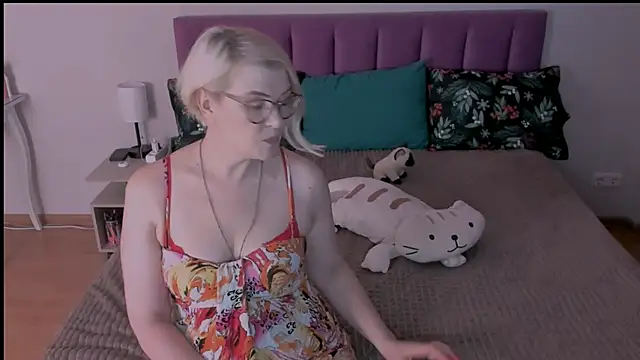 Snapshot of sabrinamacmarren chatting on February 7, 2025, 4:24 pm sabrinamacmarren online show from February 7, 2025, 4:24 pm