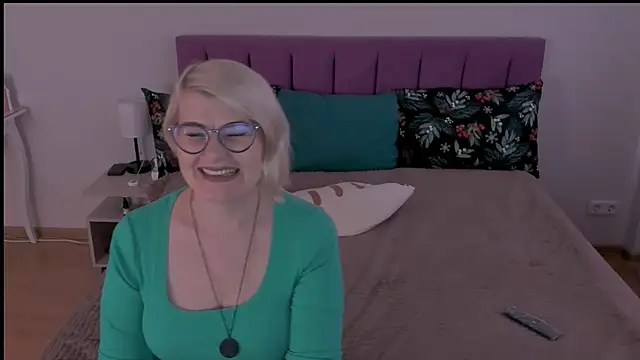 Snapshot of sabrinamacmarren chatting on February 9, 2025, 10:31 am sabrinamacmarren online show from February 9, 2025, 10:31 am