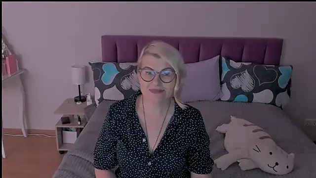 Snapshot of sabrinamacmarren chatting on February 20, 2025, 4:25 pm sabrinamacmarren online show from February 20, 2025, 4:25 pm