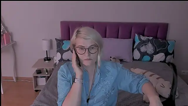 Snapshot of sabrinamacmarren chatting on February 21, 2025, 6:48 pm sabrinamacmarren online show from February 21, 2025, 6:48 pm