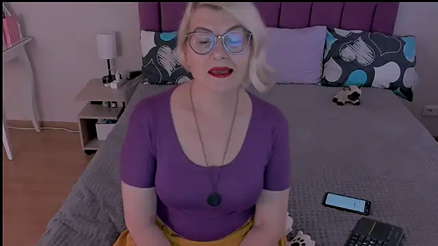 Snapshot of sabrinamacmarren chatting on February 24, 2025, 1:21 pm sabrinamacmarren online show from February 24, 2025, 1:21 pm