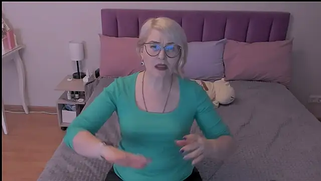 Snapshot of sabrinamacmarren chatting on March 10, 2025, 8:56 pm sabrinamacmarren online show from March 10, 2025, 8:56 pm