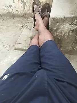 bigh96dik online show from May 17, 2026, 3:37 am