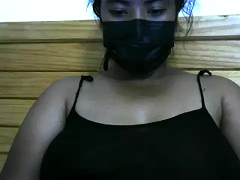 Snapshot of Artinah22 chatting on January 13, 2025, 7:21 pm Artinah22 online show from January 13, 2025, 7:21 pm