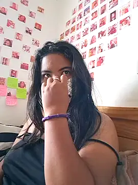 Snapshot of Artinah22 chatting on February 3, 2025, 4:46 am Artinah22 online show from February 3, 2025, 4:46 am